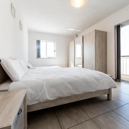 Sea View 2 Bedroom Апартаменты